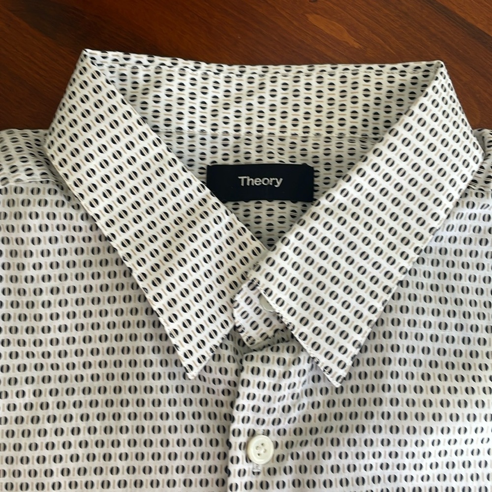 Theory med short sleeve button down with print size large, tags